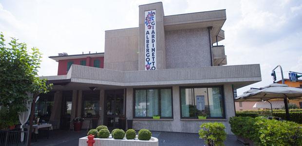 Albergo Giardinetto Scanzorosciate ภายนอก รูปภาพ